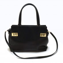 SALAVATORE FERRAGAMO ΜΑΥΡΗ ΤΣΑΝΤΑ ΜΕΤΑΛΛΙΚΕΣ ΛΕΠΤΟΜΕΡΕΙΕΣ 